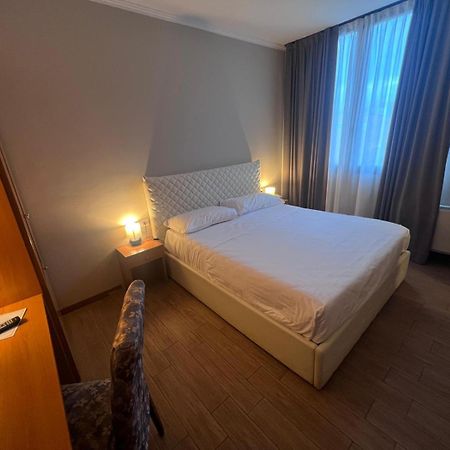 Hotel Garda Афи Екстериор снимка