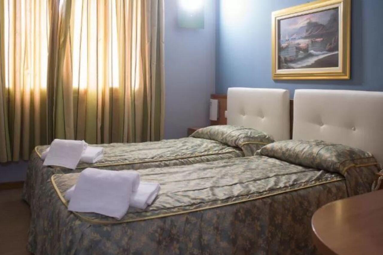 Hotel Garda Афи Екстериор снимка