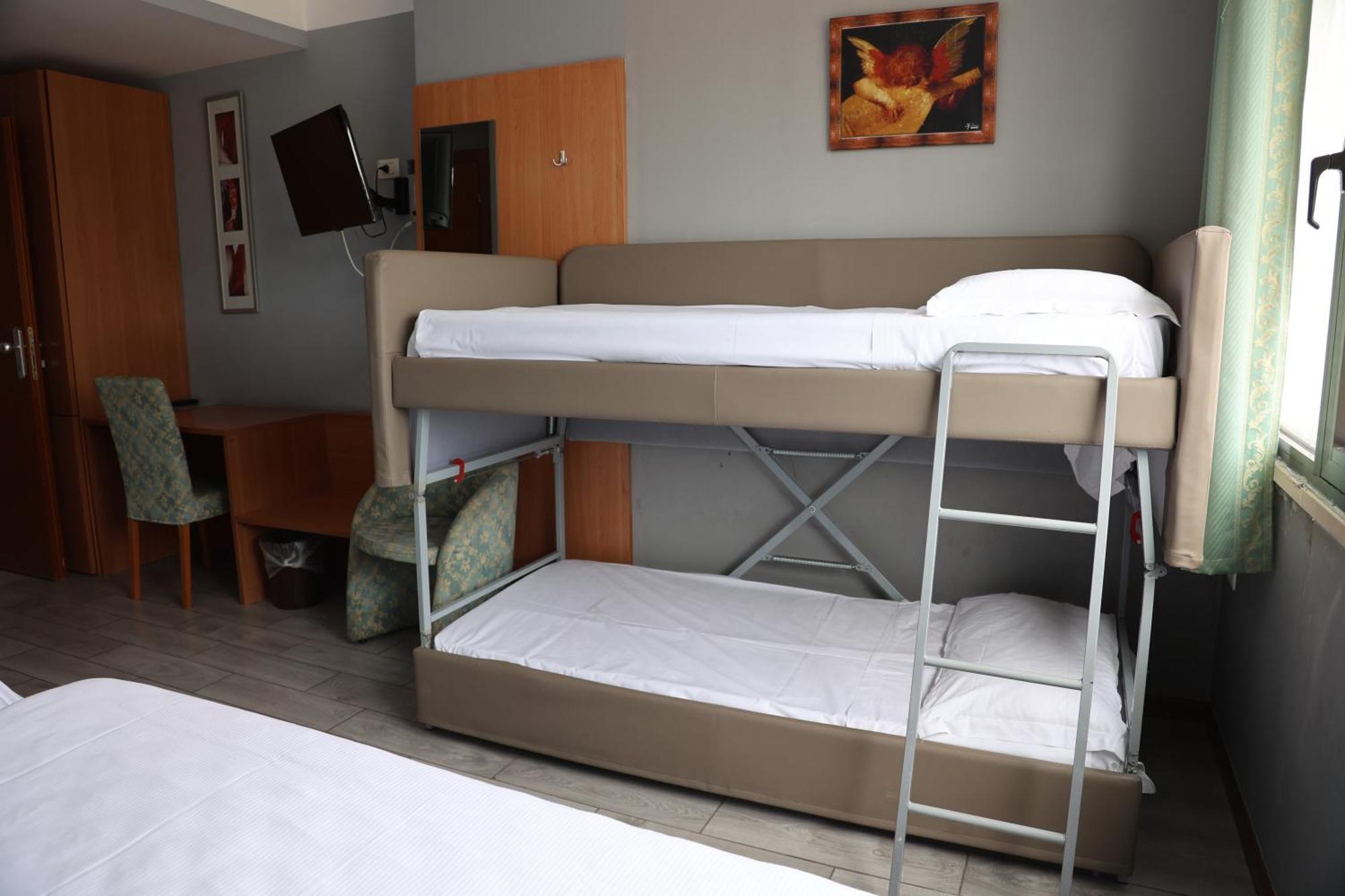 Hotel Garda Афи Екстериор снимка