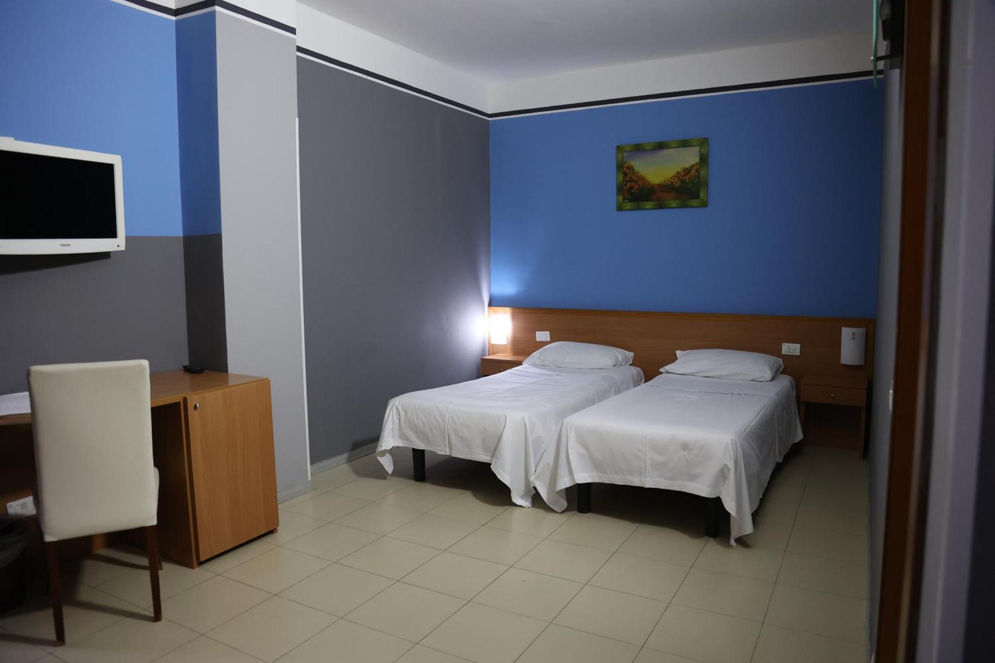 Hotel Garda Афи Екстериор снимка