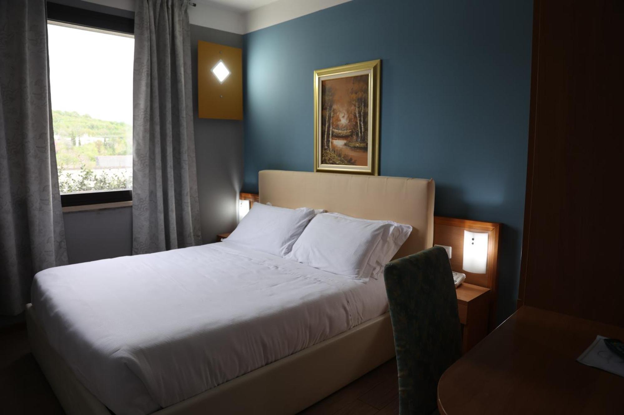 Hotel Garda Афи Екстериор снимка