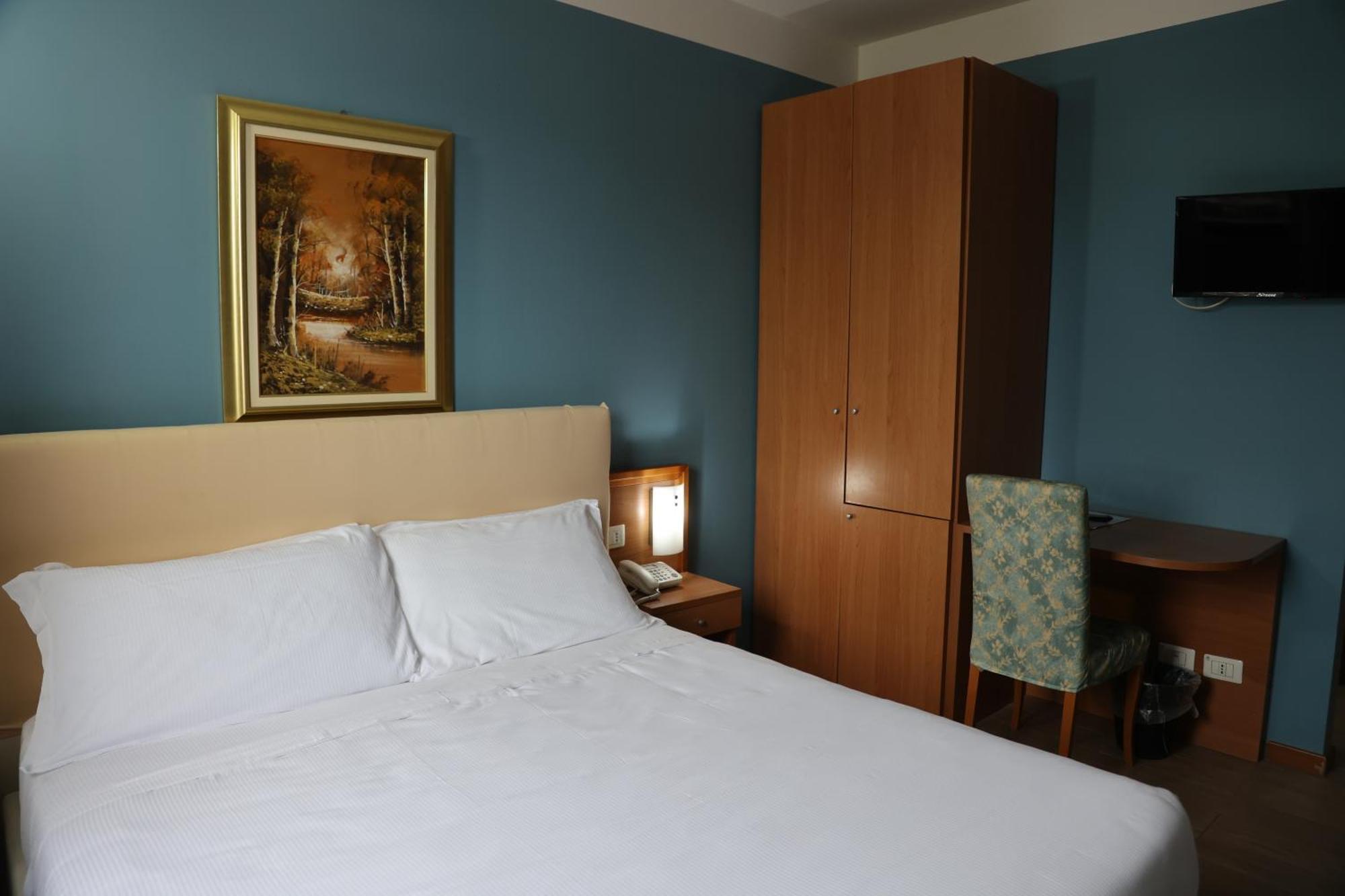 Hotel Garda Афи Екстериор снимка