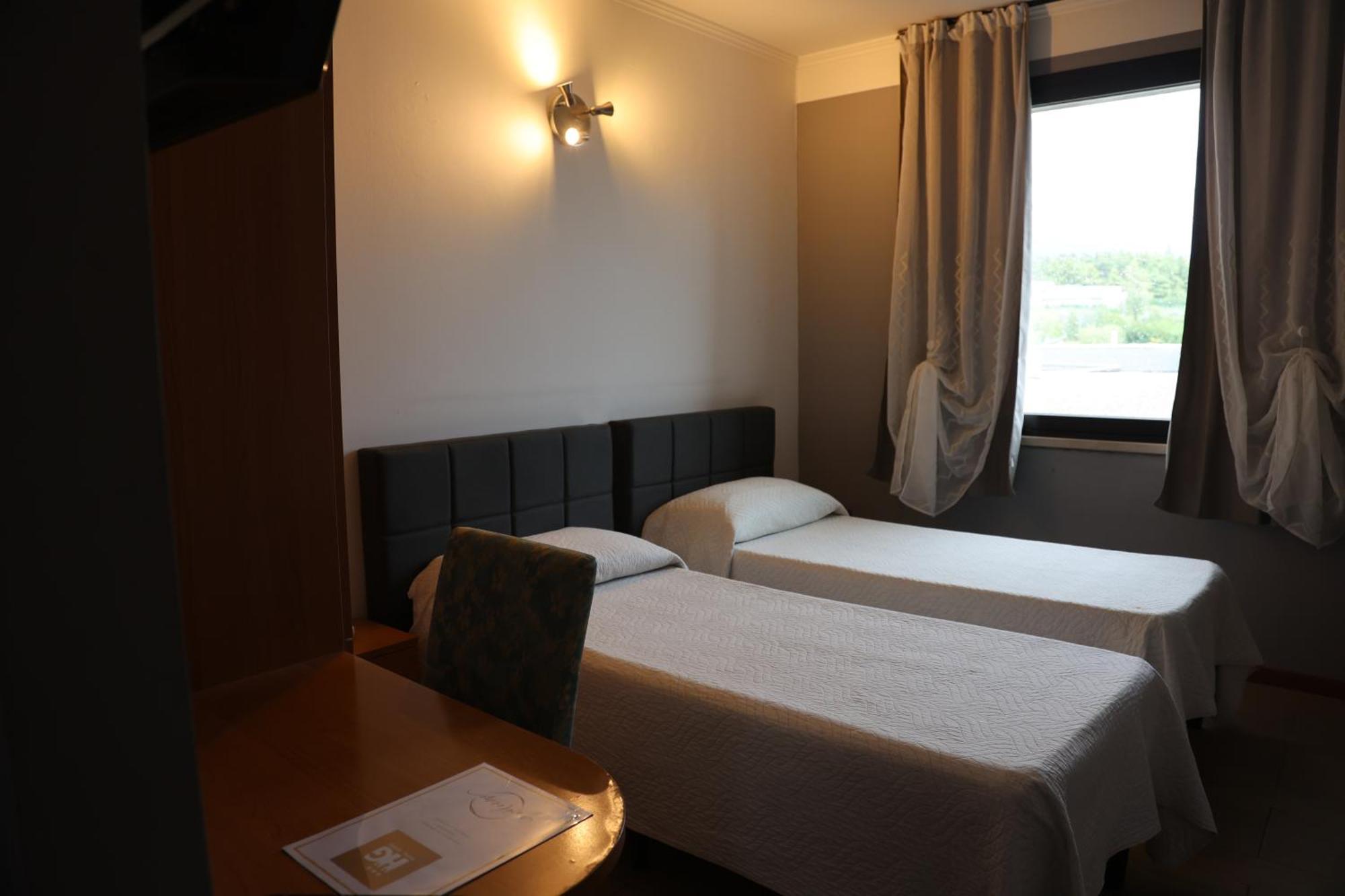 Hotel Garda Афи Екстериор снимка