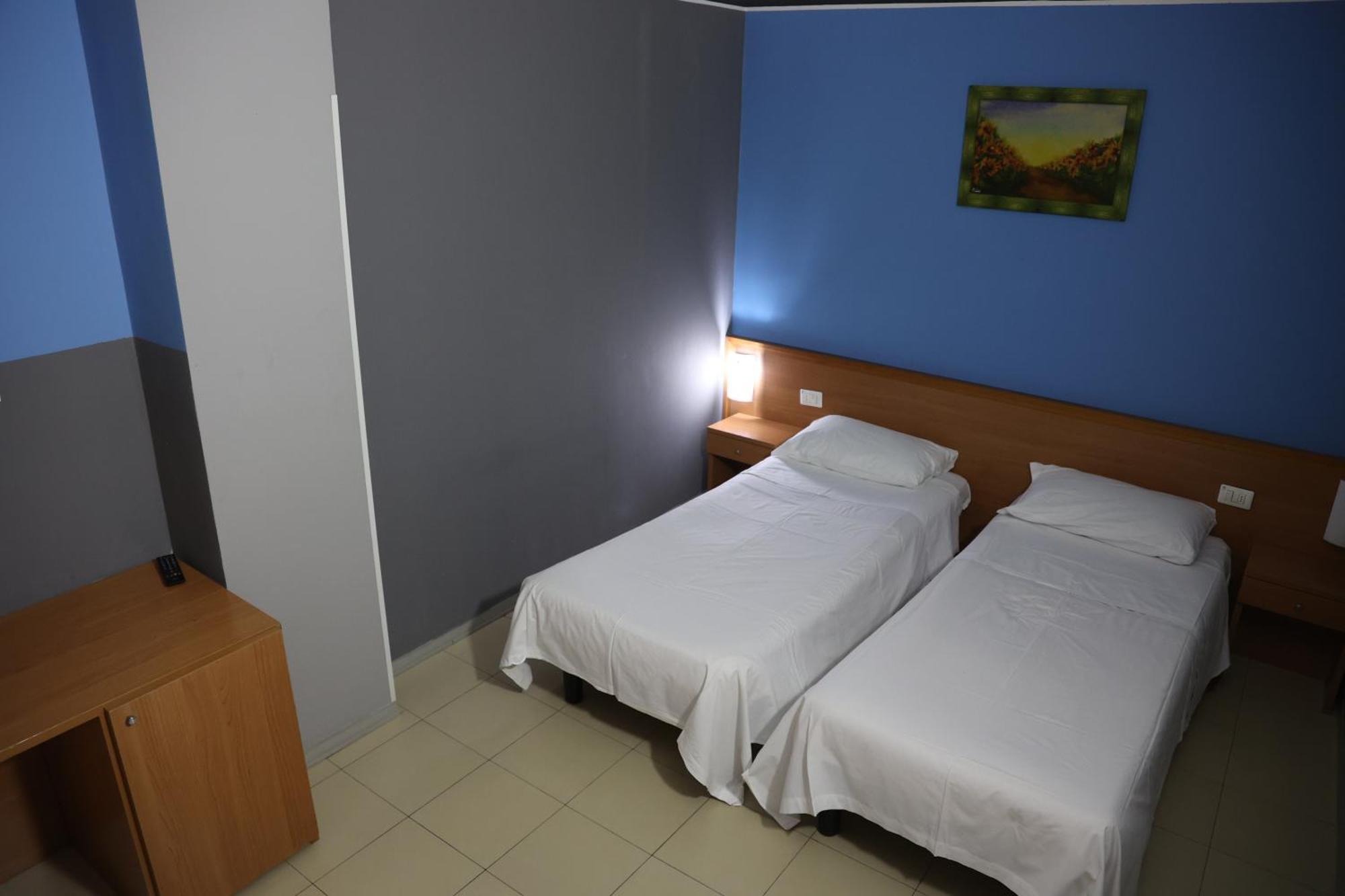 Hotel Garda Афи Екстериор снимка